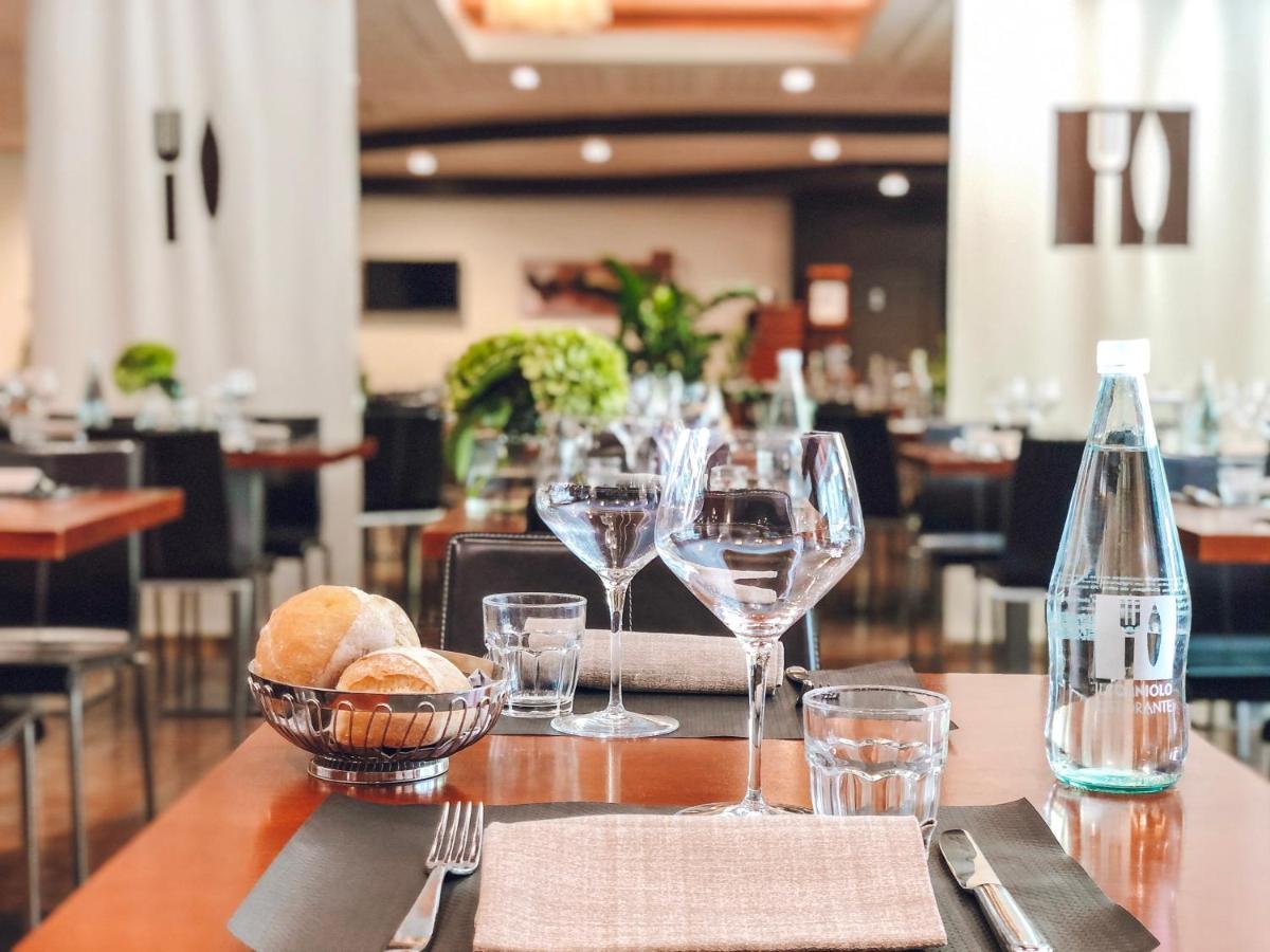 Best Western Plus Hotel Le Favaglie Cornaredo Bagian luar foto