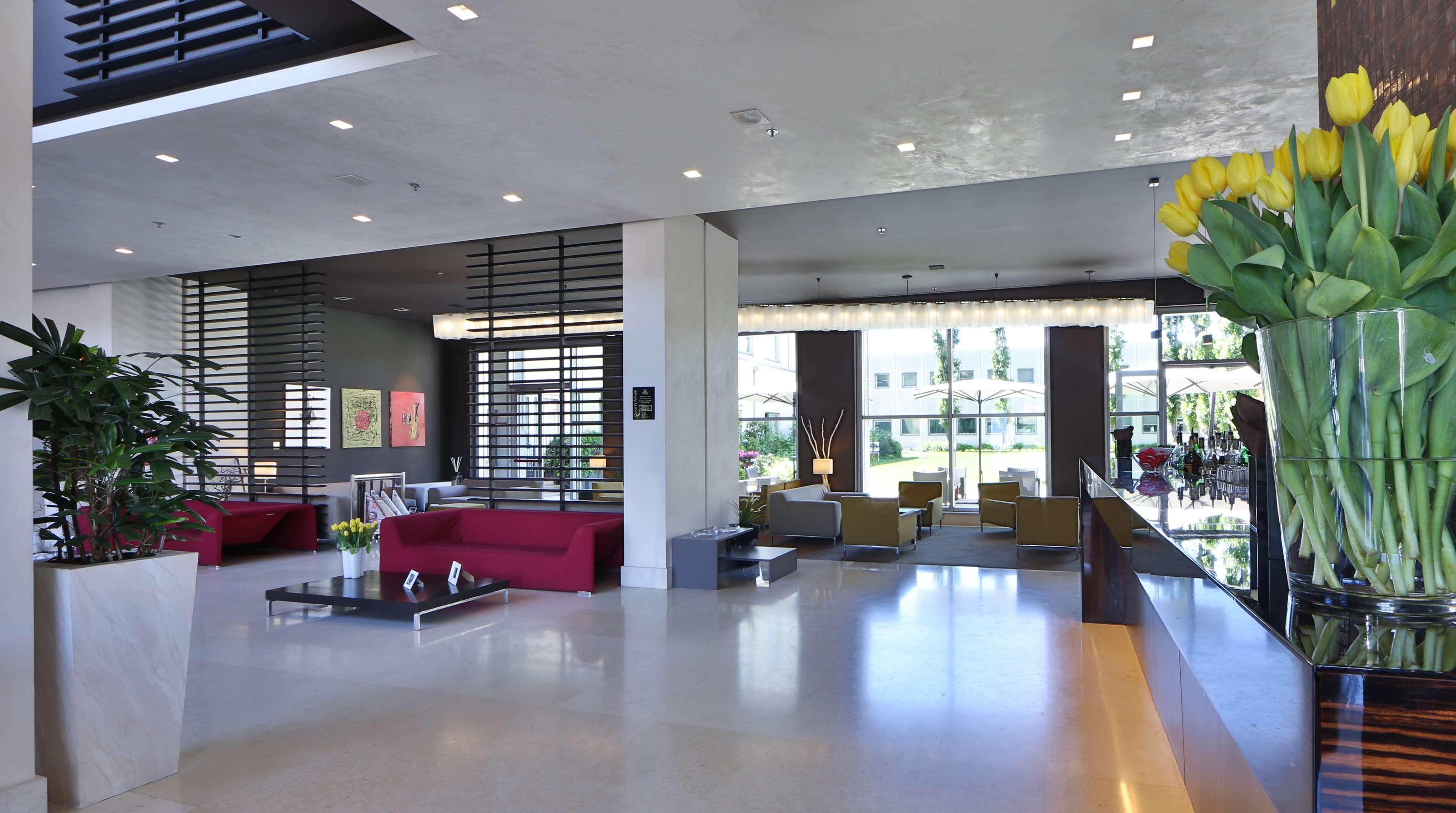 Best Western Plus Hotel Le Favaglie Cornaredo Bagian luar foto