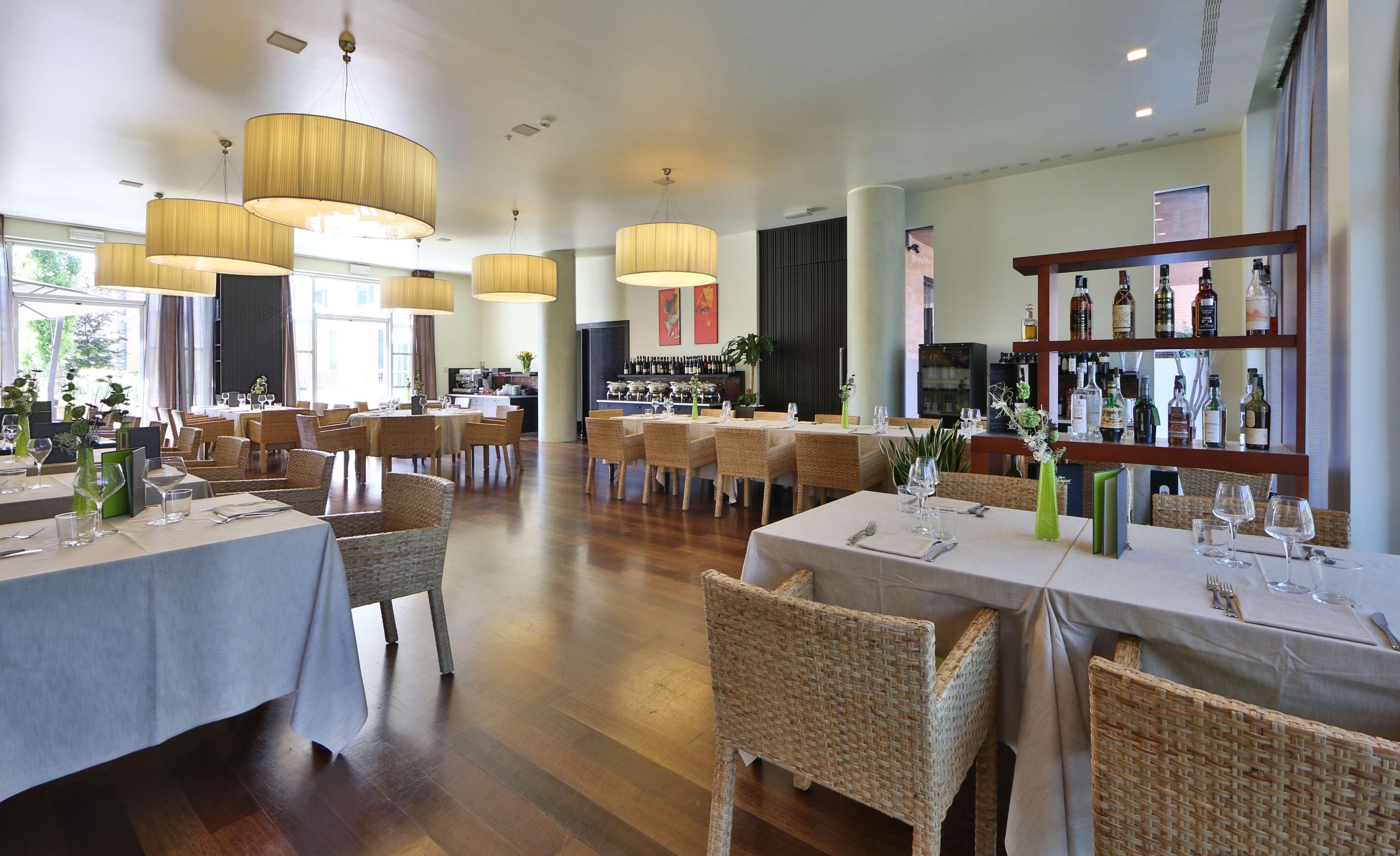 Best Western Plus Hotel Le Favaglie Cornaredo Bagian luar foto