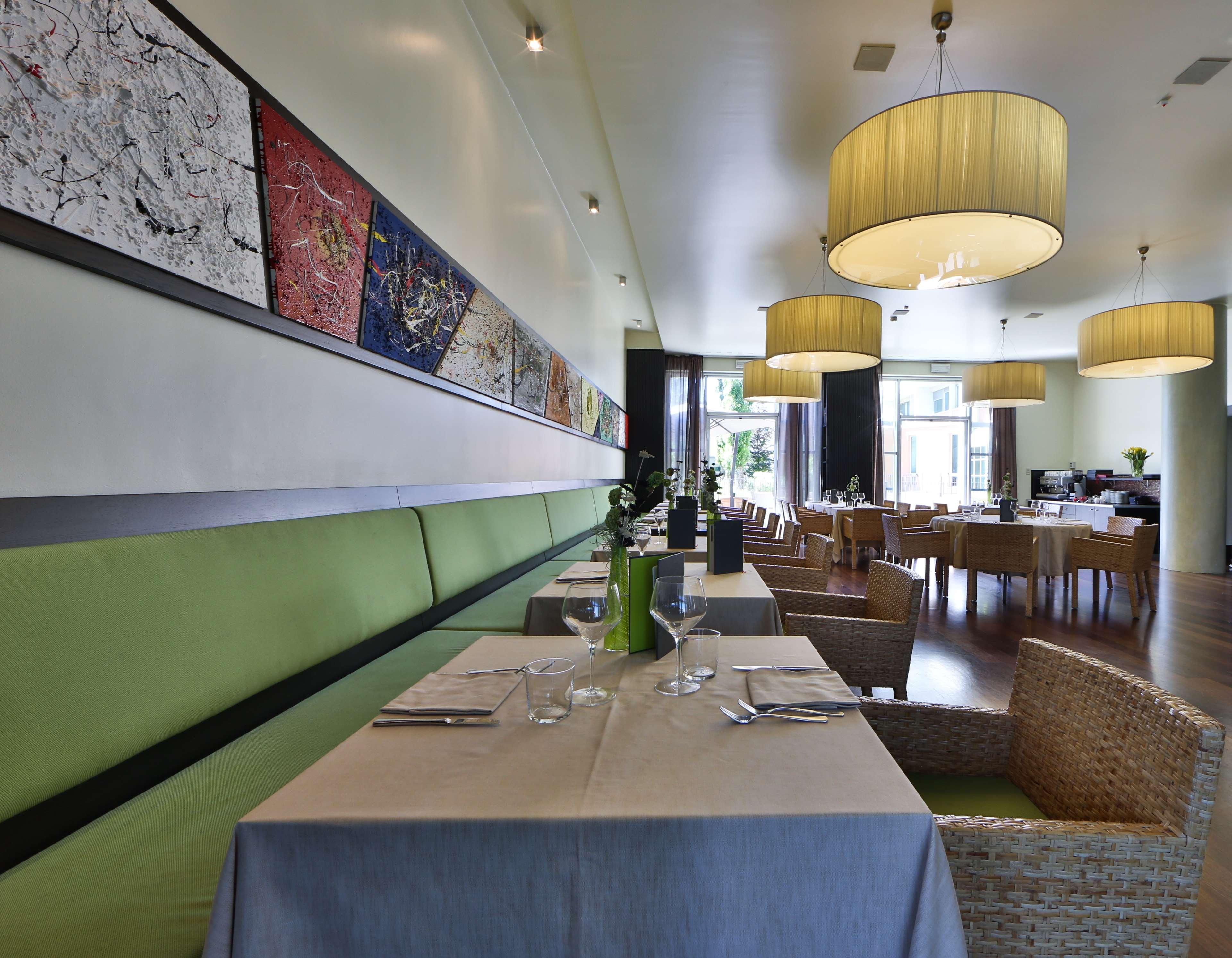 Best Western Plus Hotel Le Favaglie Cornaredo Bagian luar foto