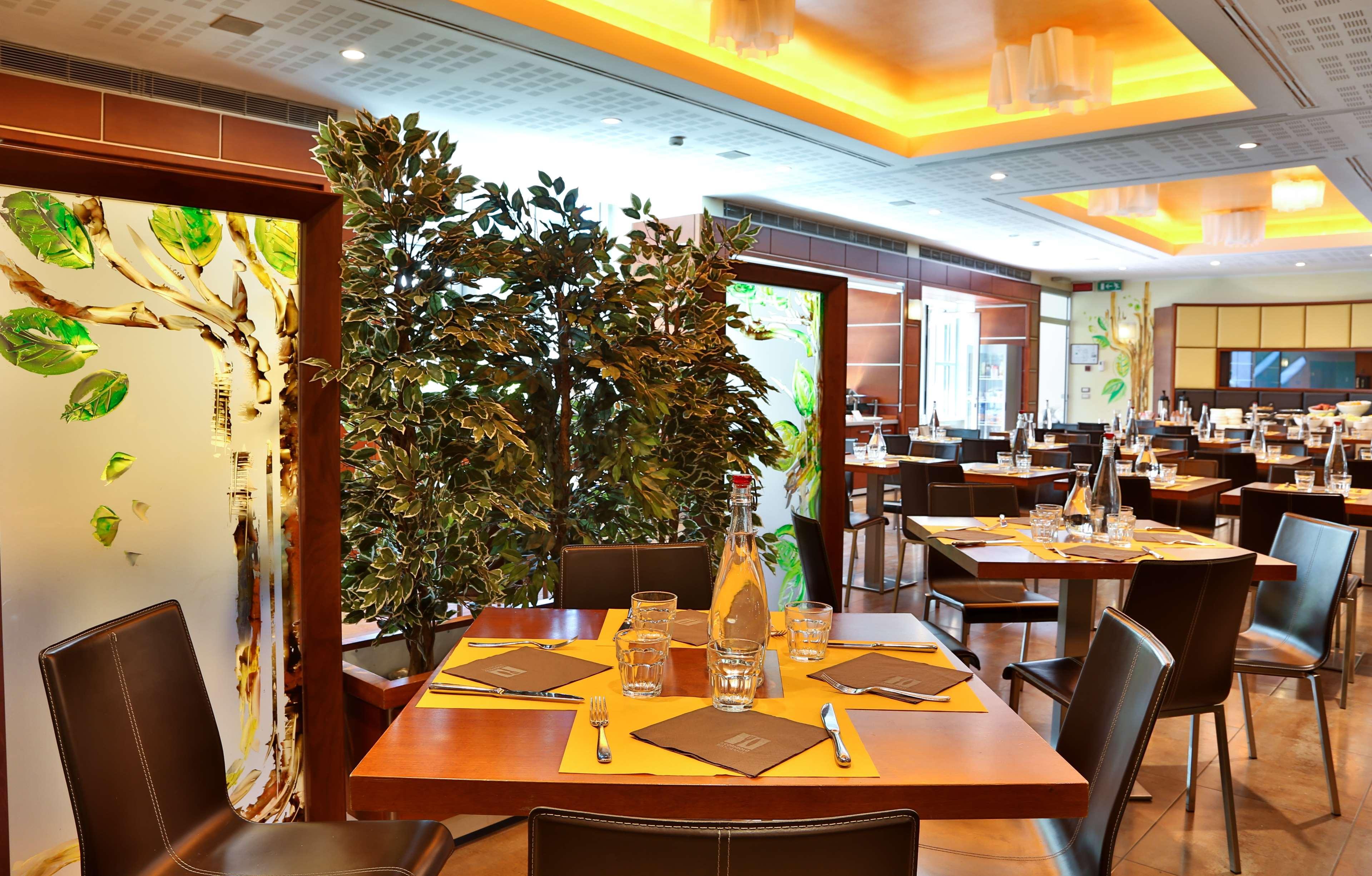 Best Western Plus Hotel Le Favaglie Cornaredo Bagian luar foto