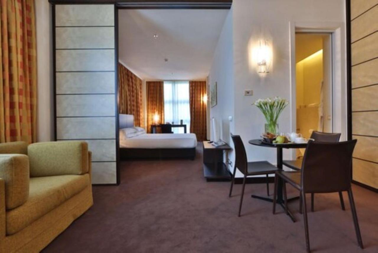 Best Western Plus Hotel Le Favaglie Cornaredo Bagian luar foto